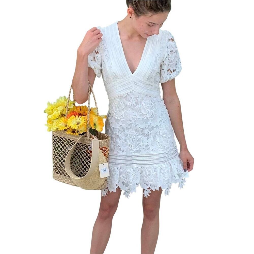 Adelyn Rae White Lace V-Neck Puff Sleeve Dress Bridal / Cocktail Size M